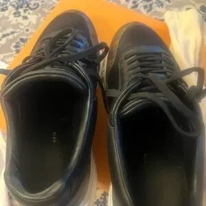 Beautiful Louis Vuitton Racer Sneakers size 8 LV 9US great condition with style. Louis Vuitton | Shoes | Beautiful Louis Vuitton Racer  main image 4